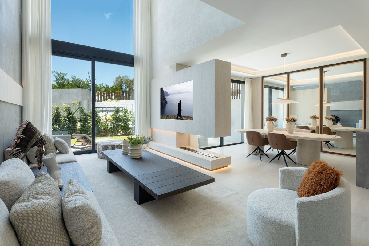 4 Bedroom Townhouse for Sale in Marbella — 3