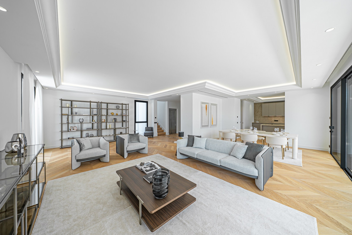 6 Bedroom Villa for Sale in The Golden Mile — 3