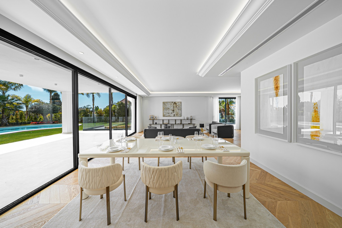 6 Bedroom Villa for Sale in The Golden Mile — 7
