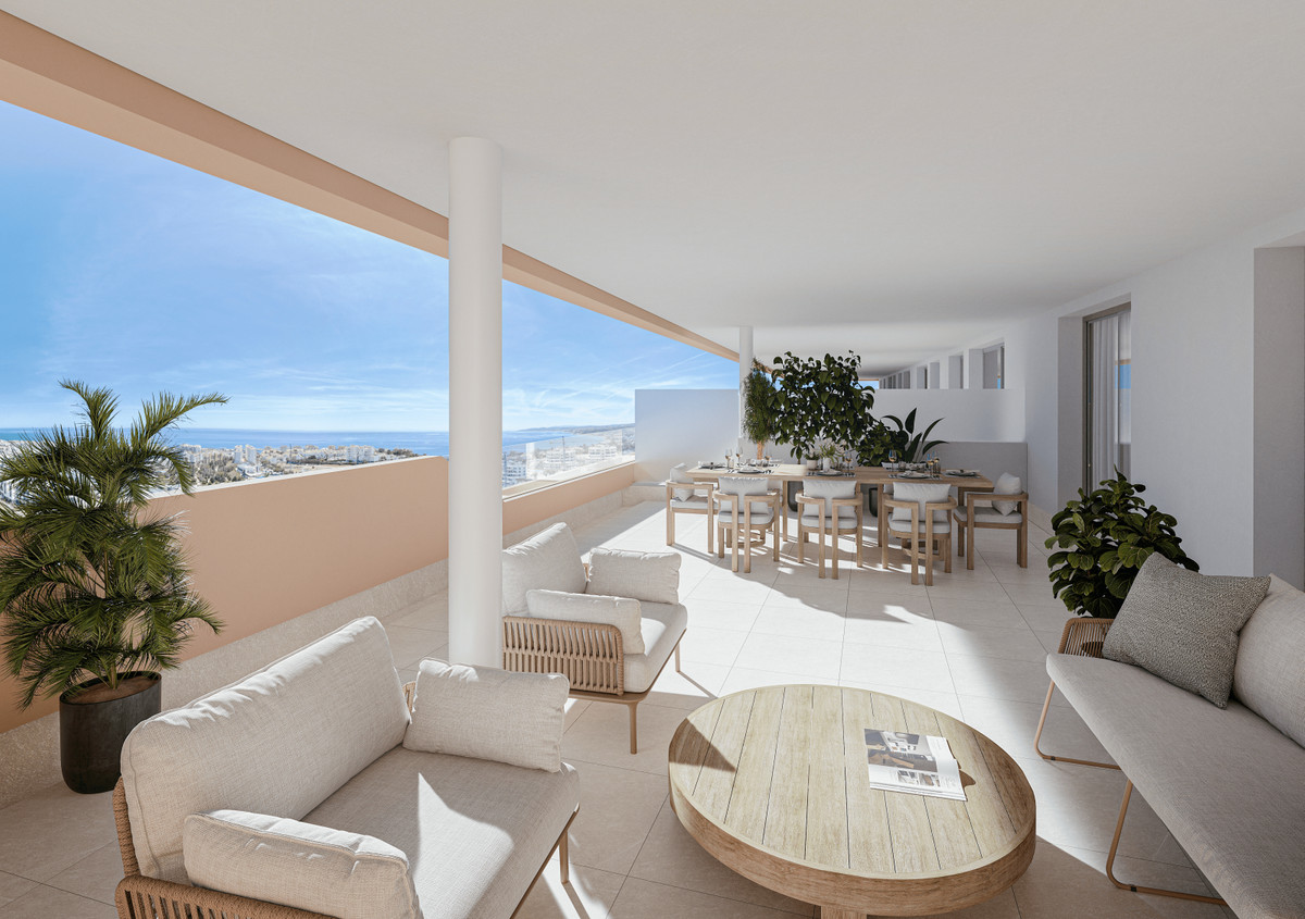 3 Bedroom Apartment for Sale in Estepona — 2