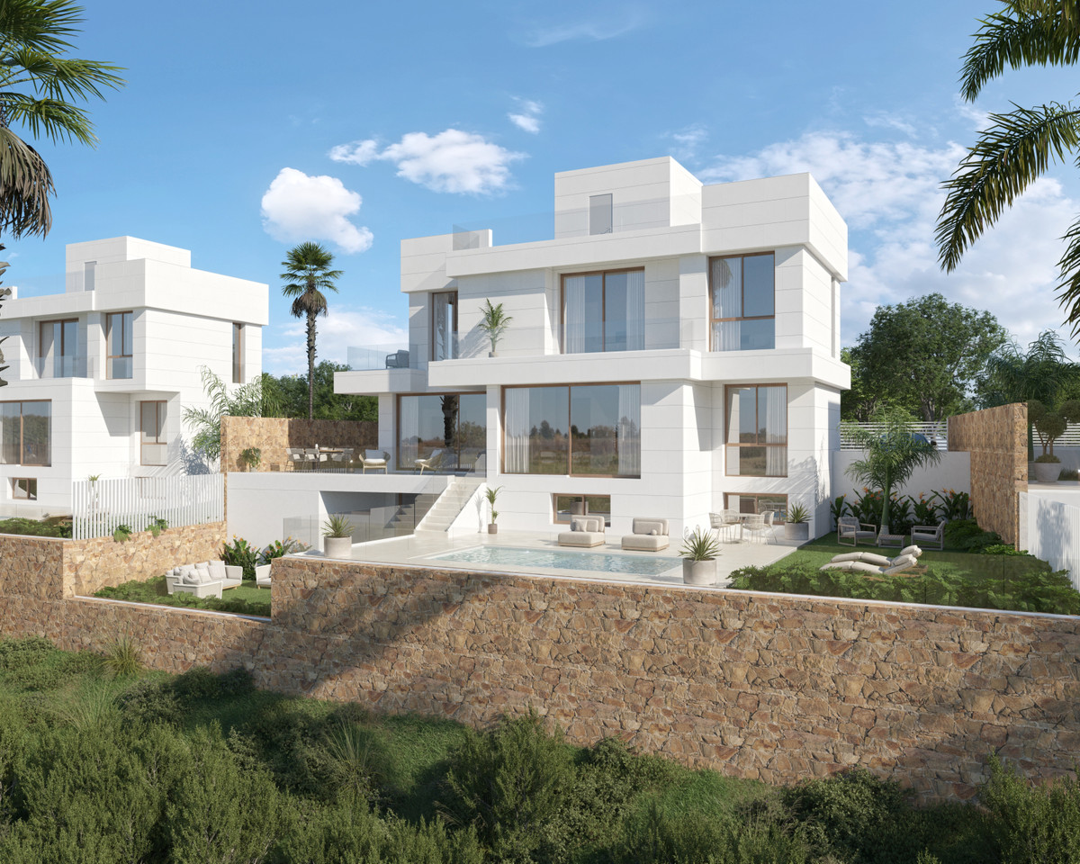 4 Bedroom Villa for Sale in Estepona — 4