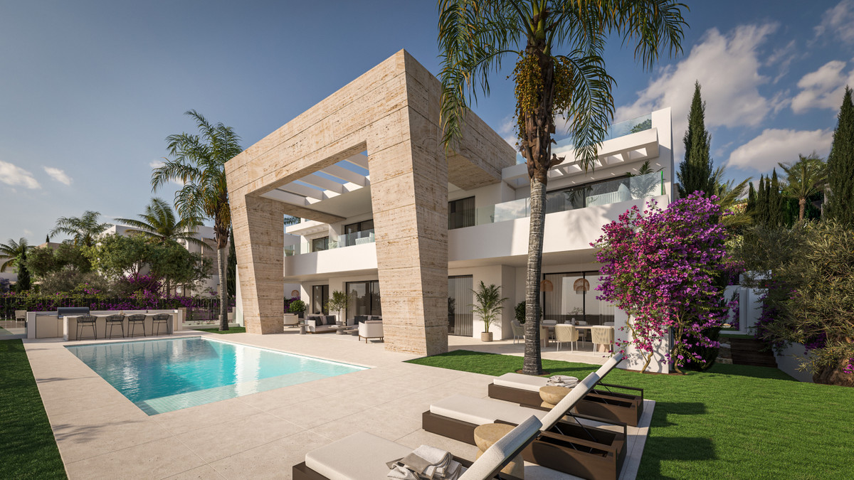 5 Bedroom Villa for Sale in Estepona — 2