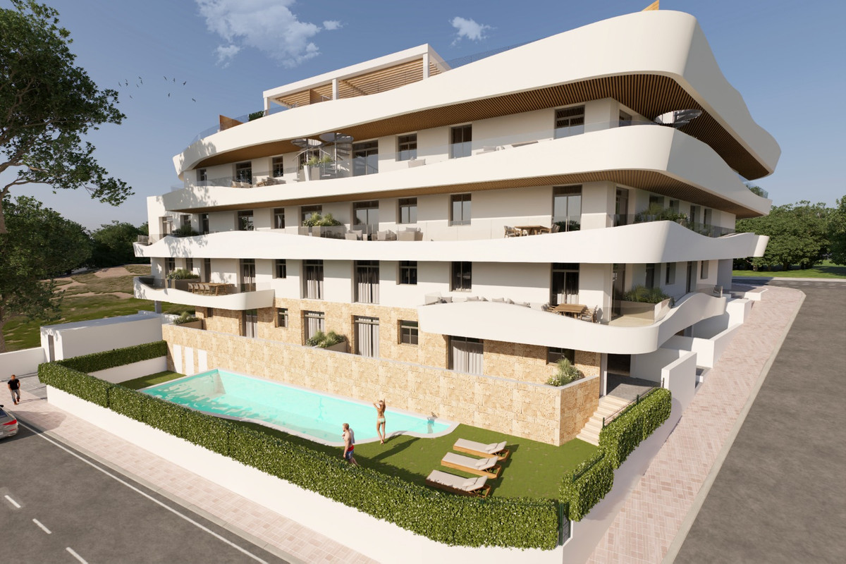 3 Bedroom Apartment for Sale in Estepona — 2