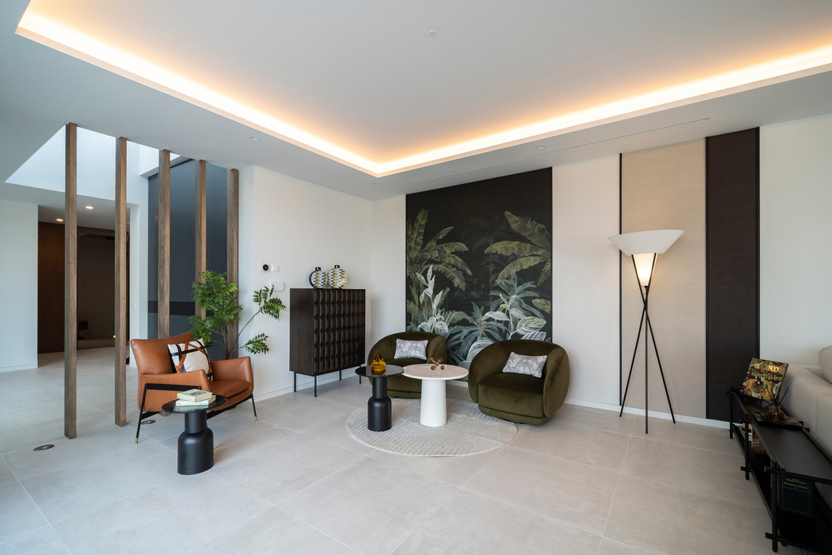 6 Bedroom Villa for Sale in El Paraiso — 4