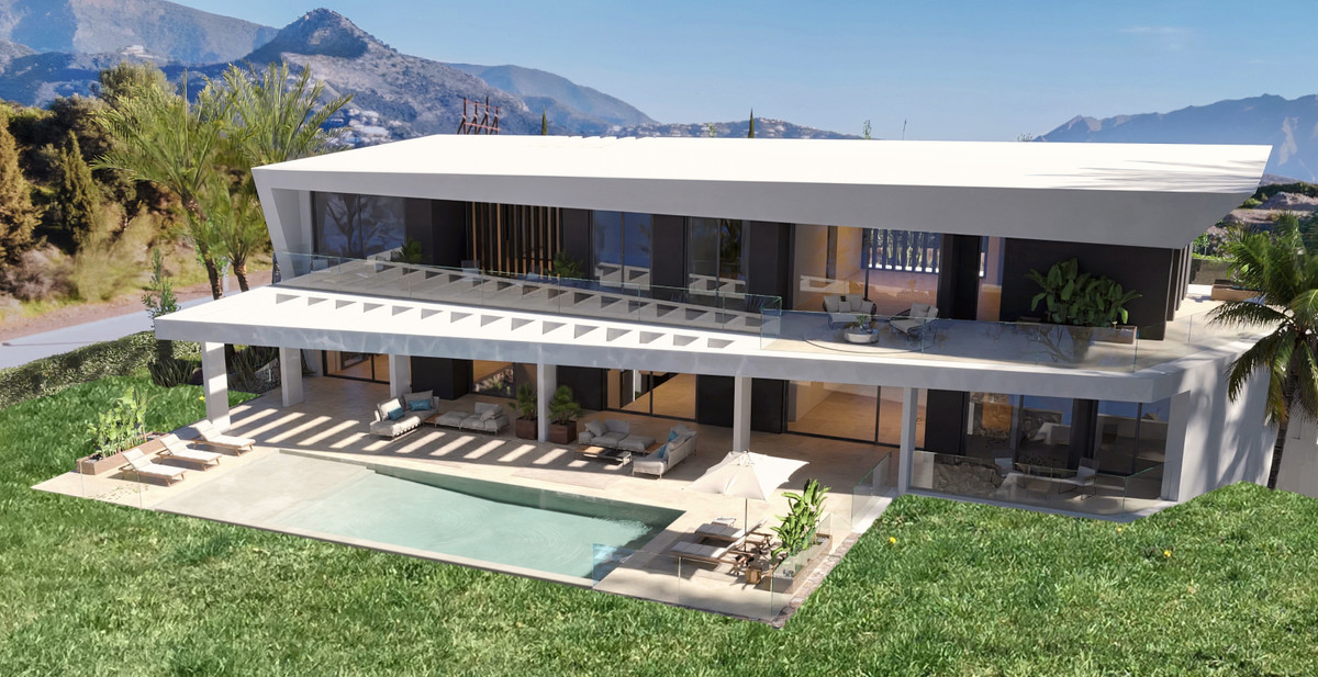 5 Bedroom Villa for Sale in Guadalmina Baja