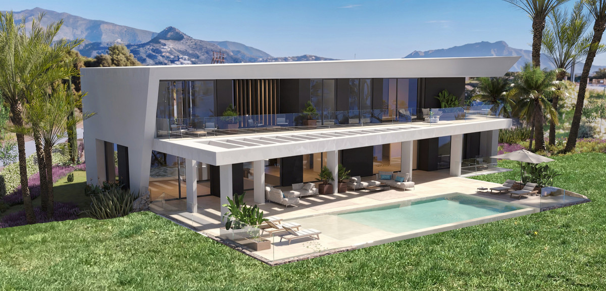 5 Bedroom Villa for Sale in Guadalmina Baja — 2
