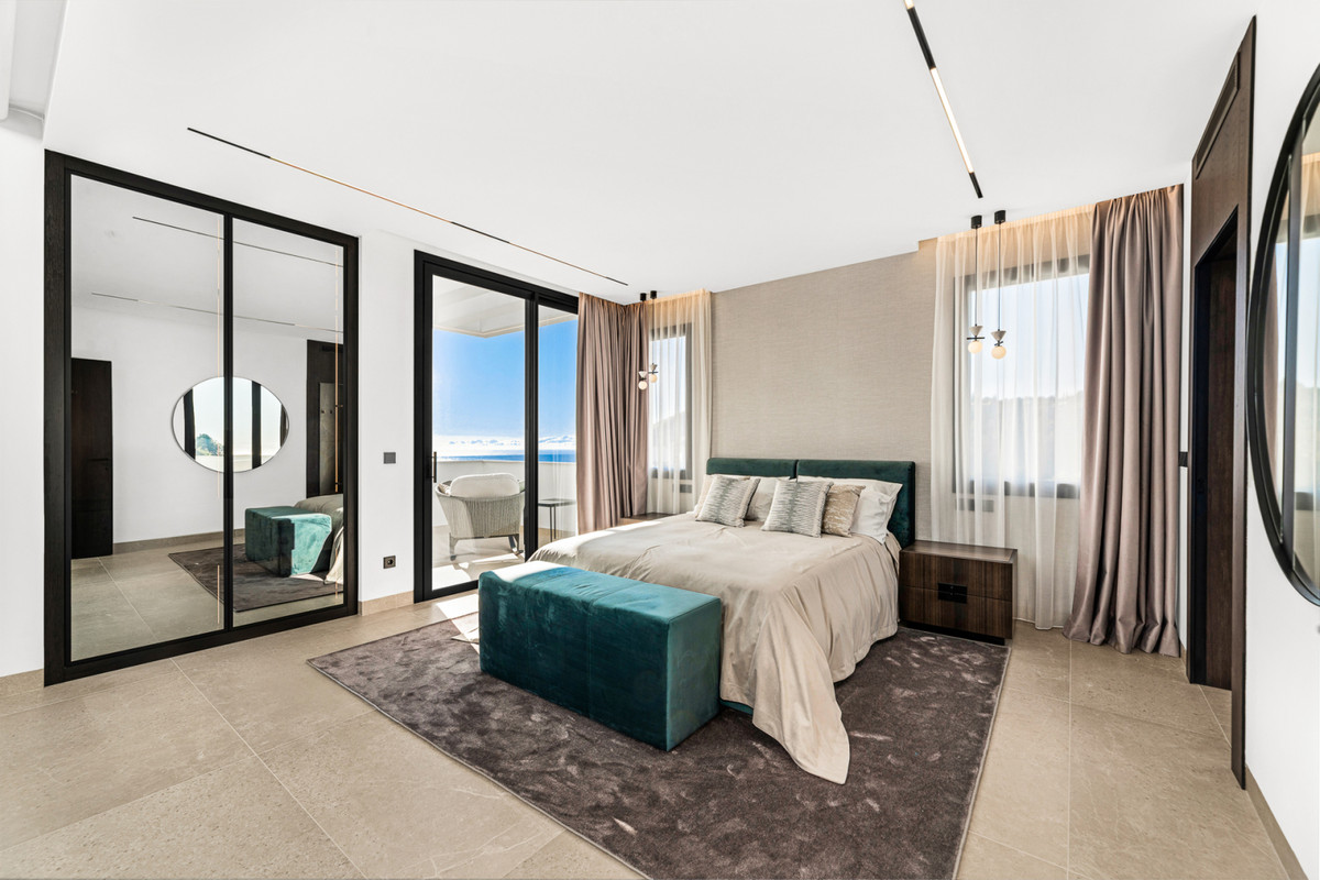 6 Bedroom Villa for Sale in El Madroñal — view 10