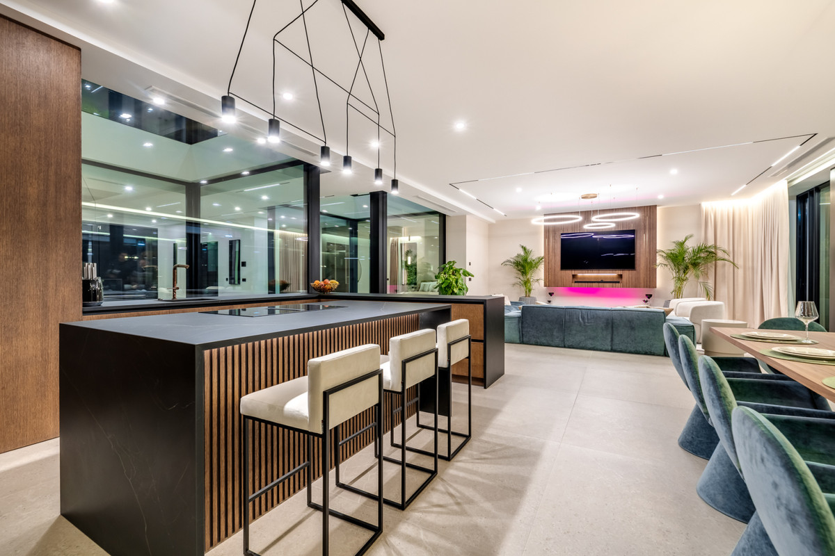 6 Bedroom Villa for Sale in El Madroñal — 5