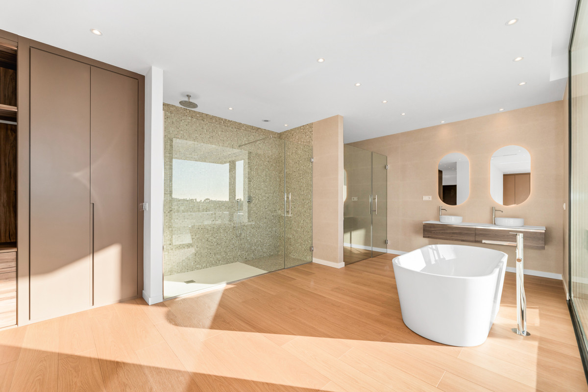 6 Bedroom Villa for Sale in Benahavís — 6