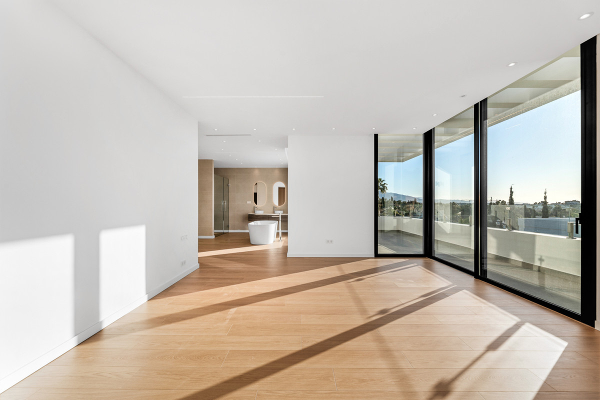 6 Bedroom Villa for Sale in Benahavís — 8