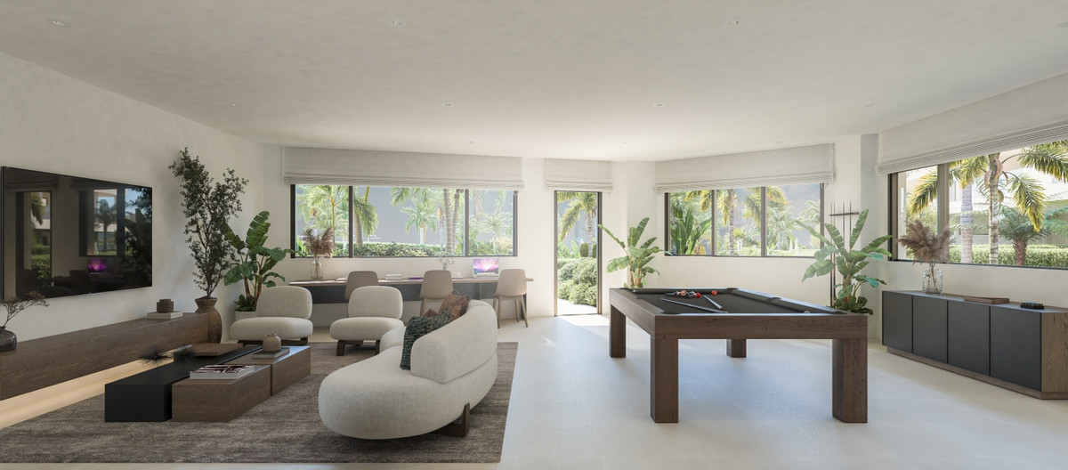 3 Bedroom Apartment for Sale in Estepona — 2