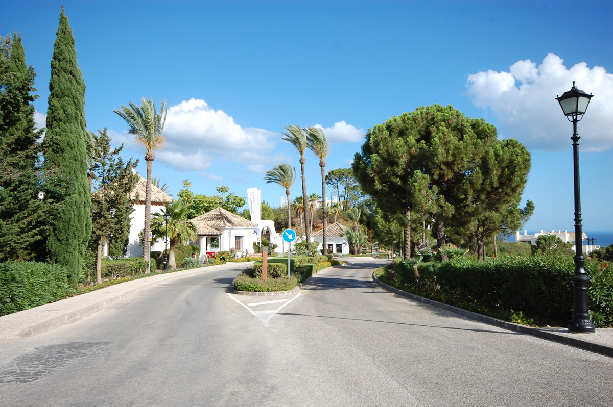 4 Bedroom Villa for Sale in Benahavís — 5