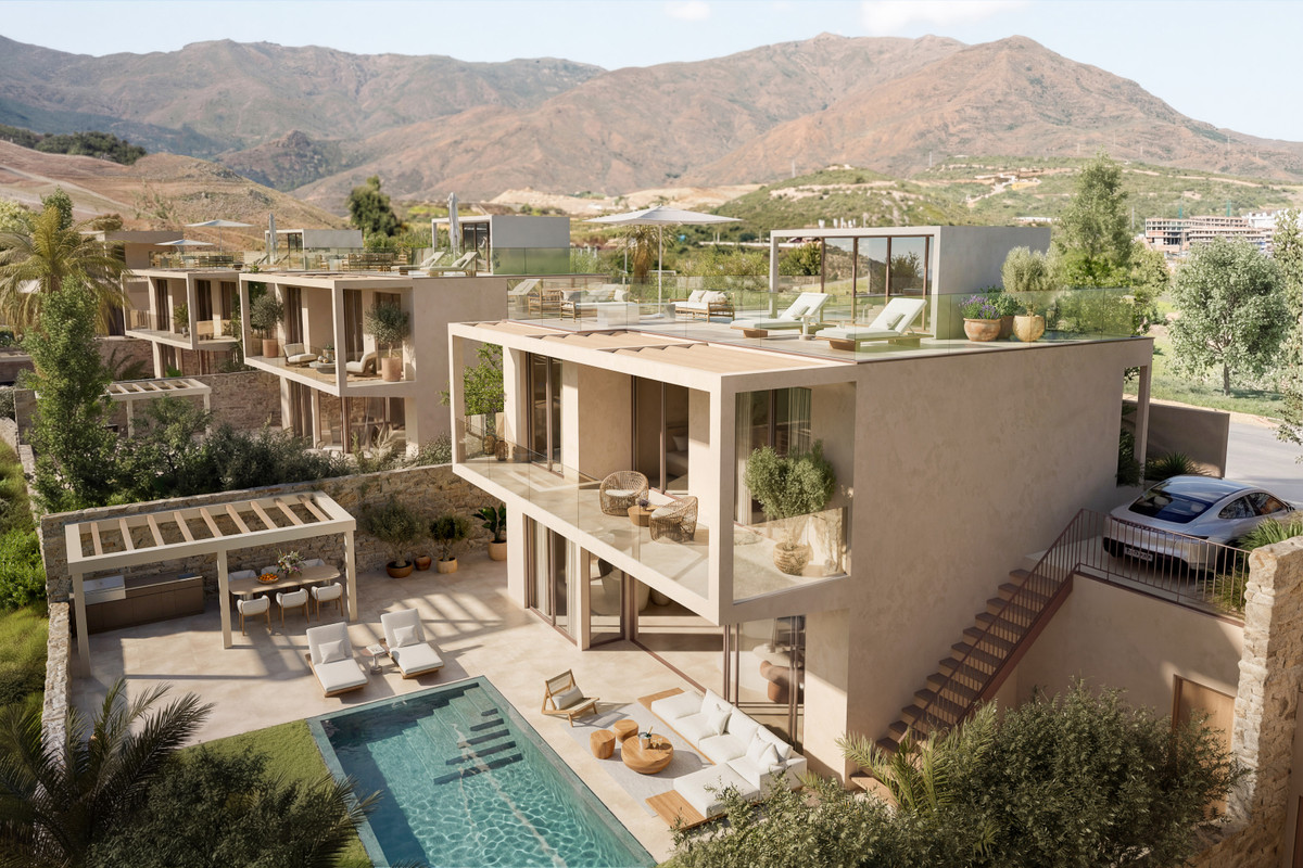 3 Bedroom Villa for Sale in Estepona — 2