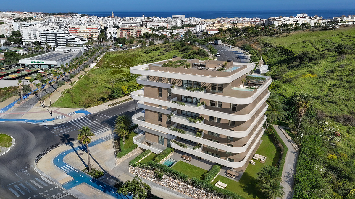3 Bedroom Apartment for Sale in Estepona — 2