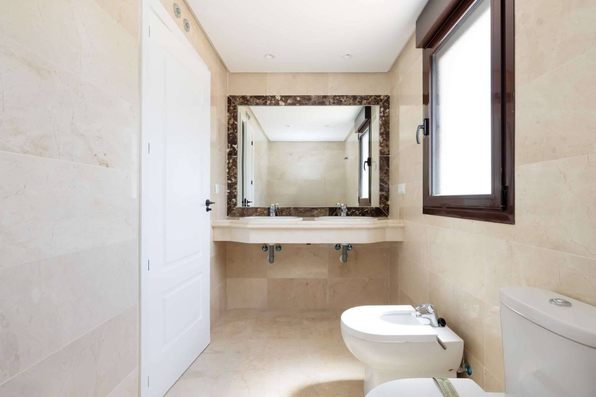 3 Bedroom Townhouse for Sale in Valle Romano — 6