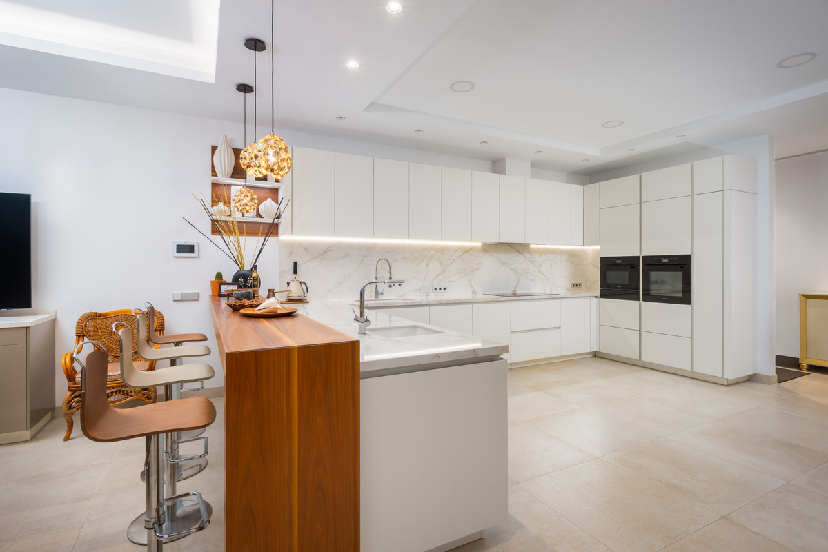 7 Bedroom Villa for Sale in Estepona — 3
