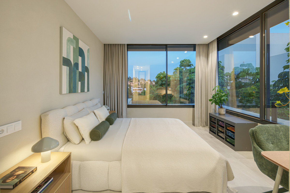 4 Bedroom Villa for Sale in Estepona — 5