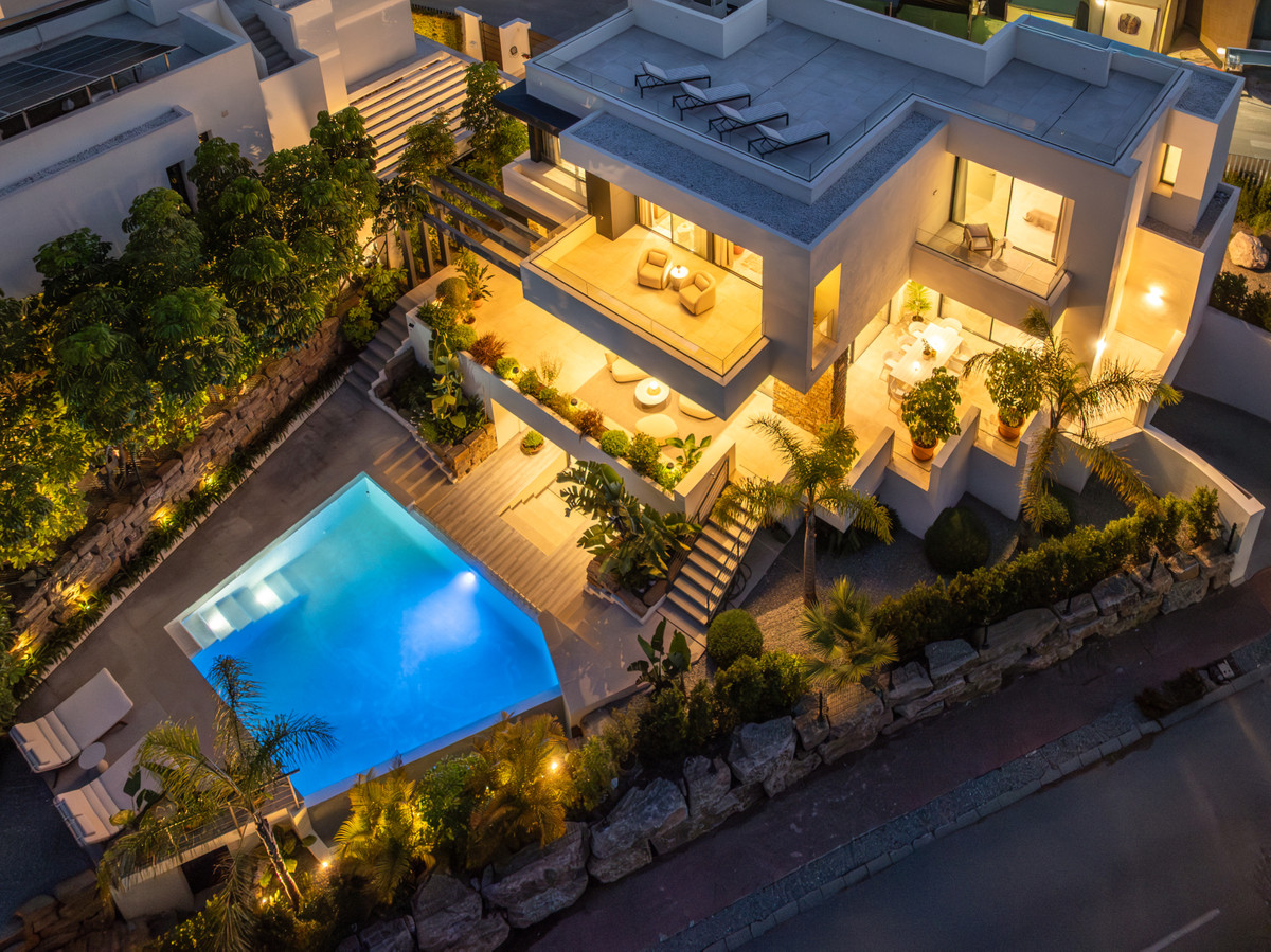 4 Bedroom Villa for Sale in Estepona — 6