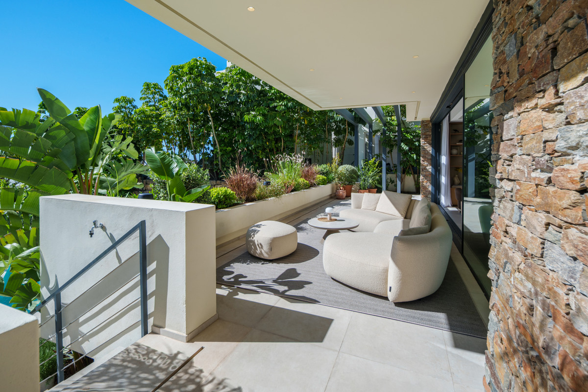4 Bedroom Villa for Sale in Estepona — 7