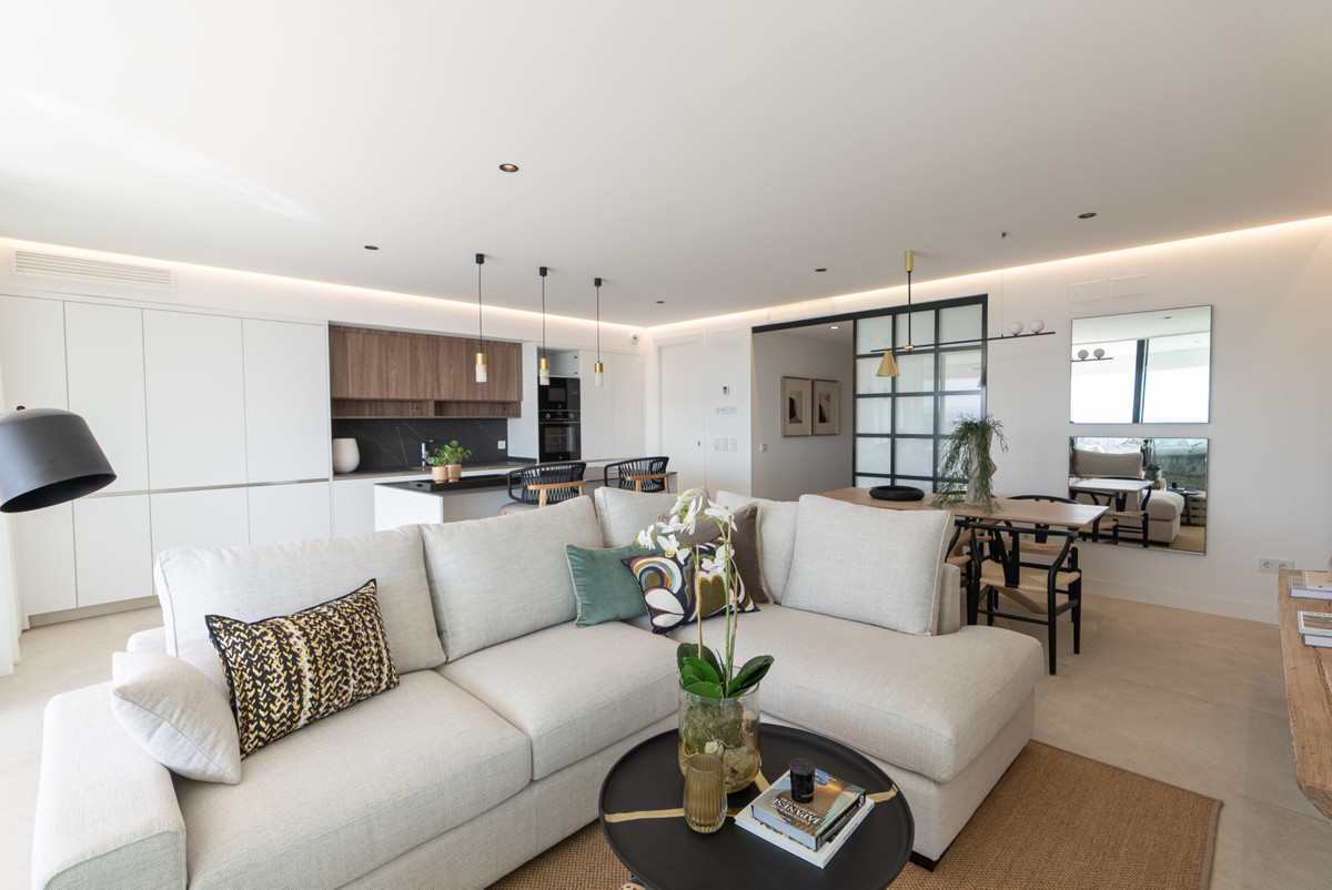 3 Bedroom Apartment for Sale in Estepona — view 10