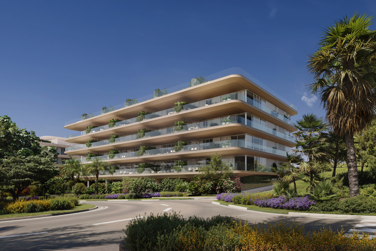 3 Bedroom Apartment for Sale in Estepona
