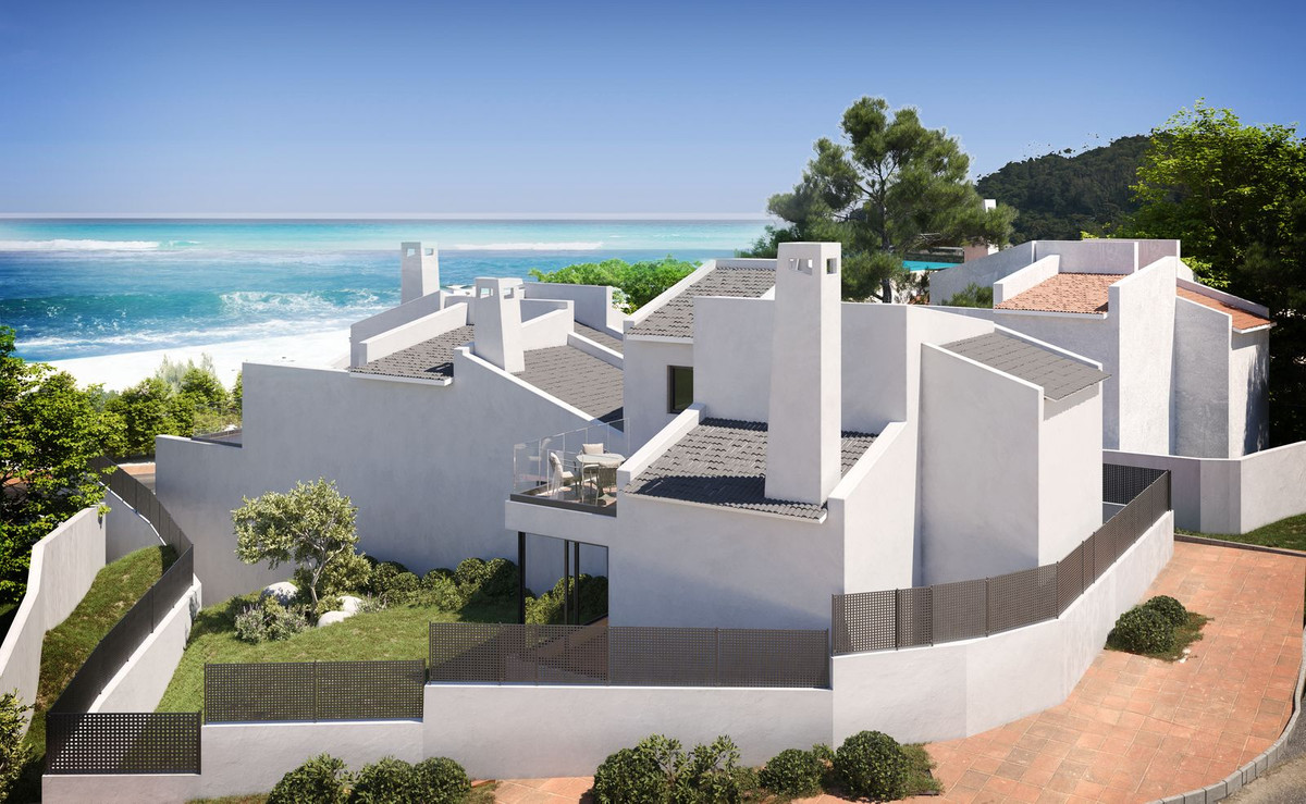 2 Bedroom Villa for Sale in Estepona — 2