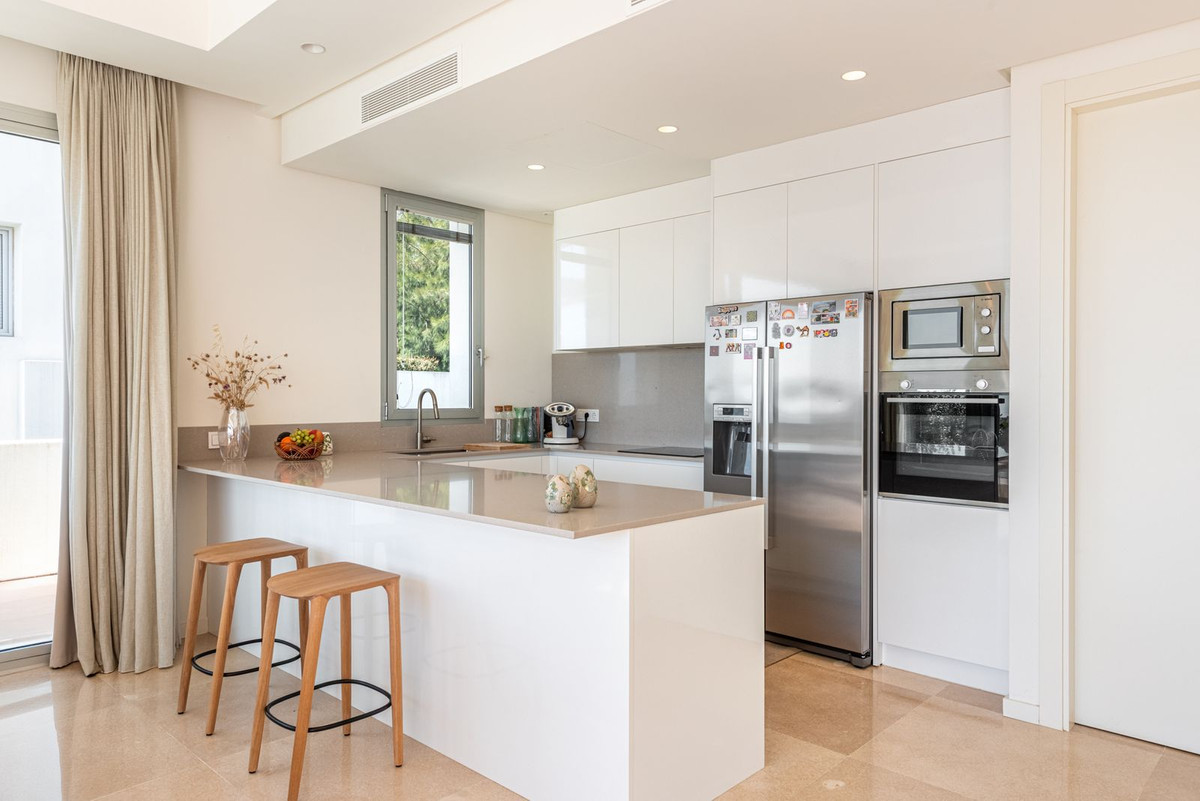 4 Bedroom Apartment for Sale in Benahavís — 4