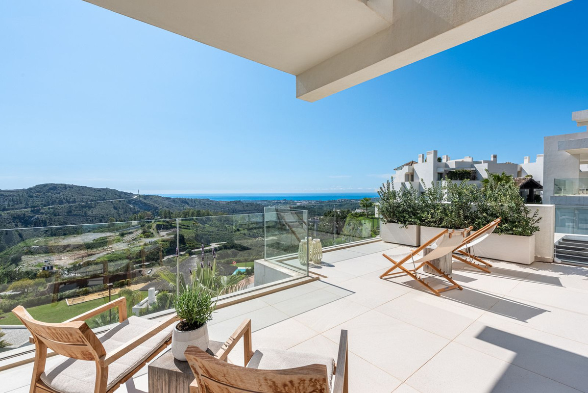4 Bedroom Apartment for Sale in Benahavís — 6