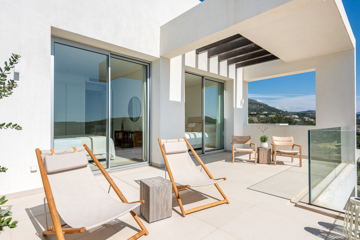 4 Bedroom Apartment for Sale in Benahavís — 7