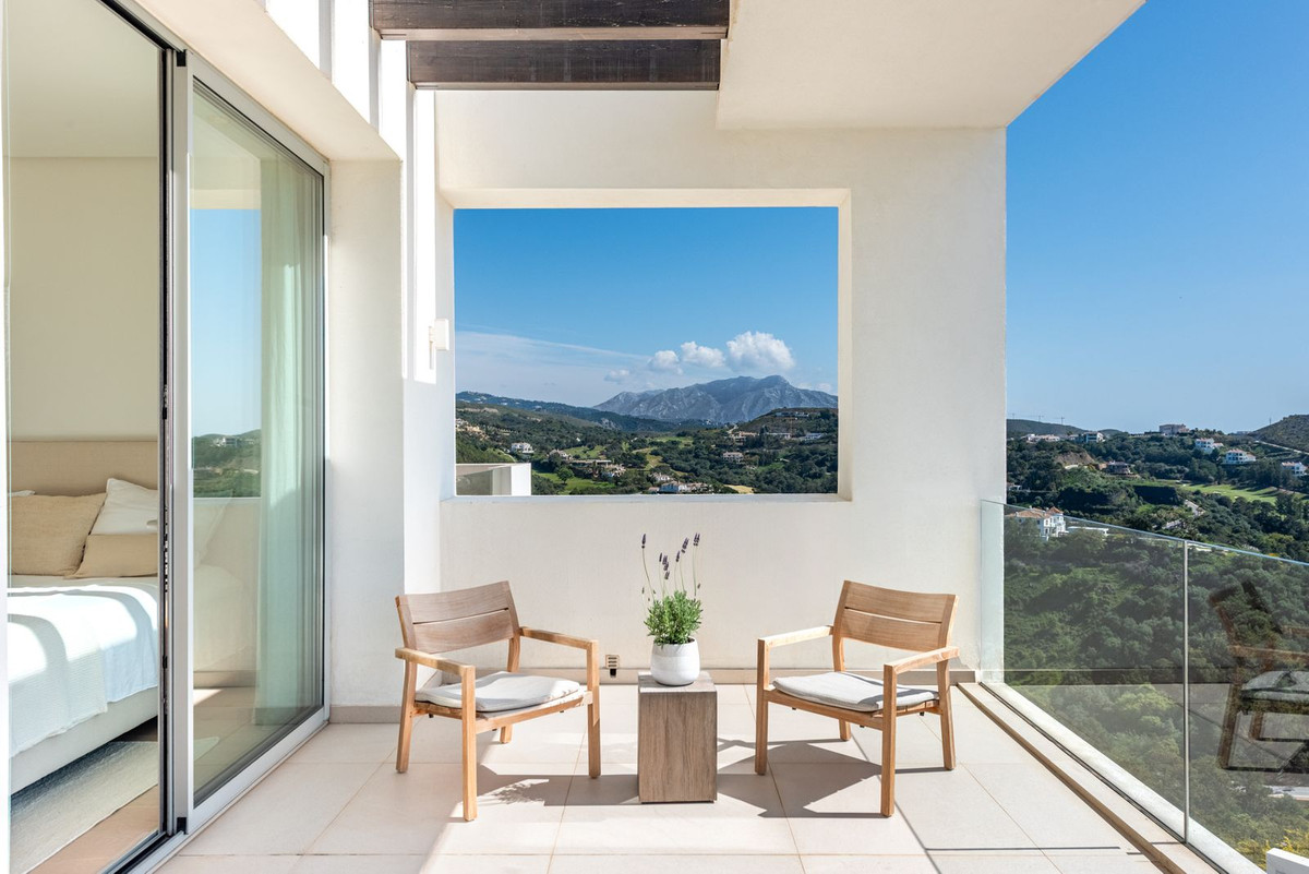 4 Bedroom Apartment for Sale in Benahavís — 8