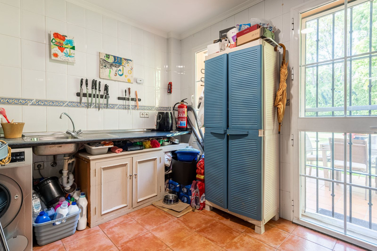 5 Bedroom Villa for Sale in Nueva Andalucía — 3