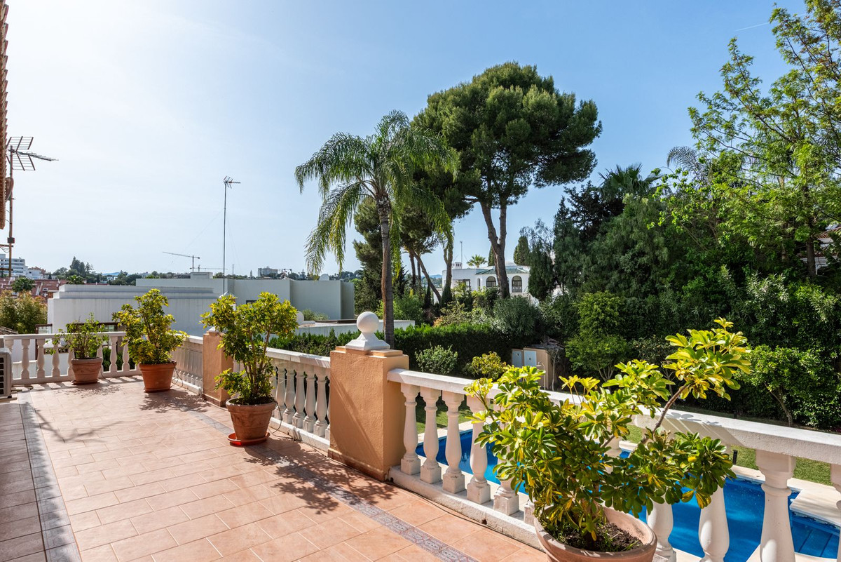 5 Bedroom Villa for Sale in Nueva Andalucía — 9