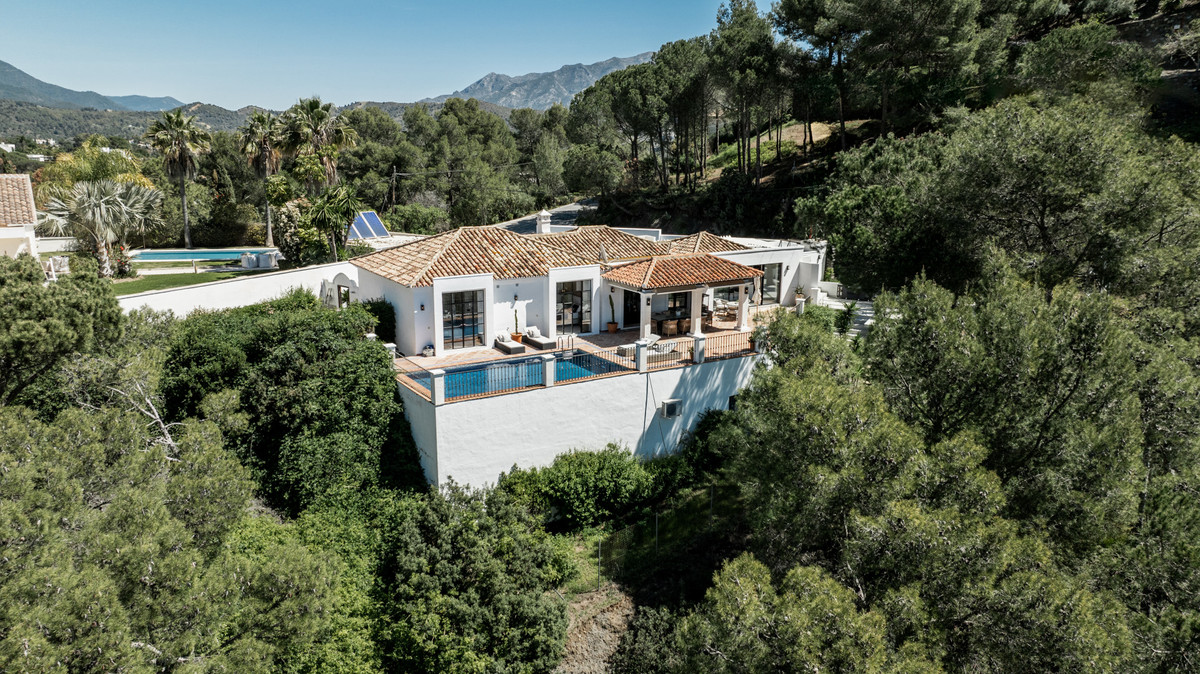 4 Bedroom Villa for Sale in El Madroñal — 2