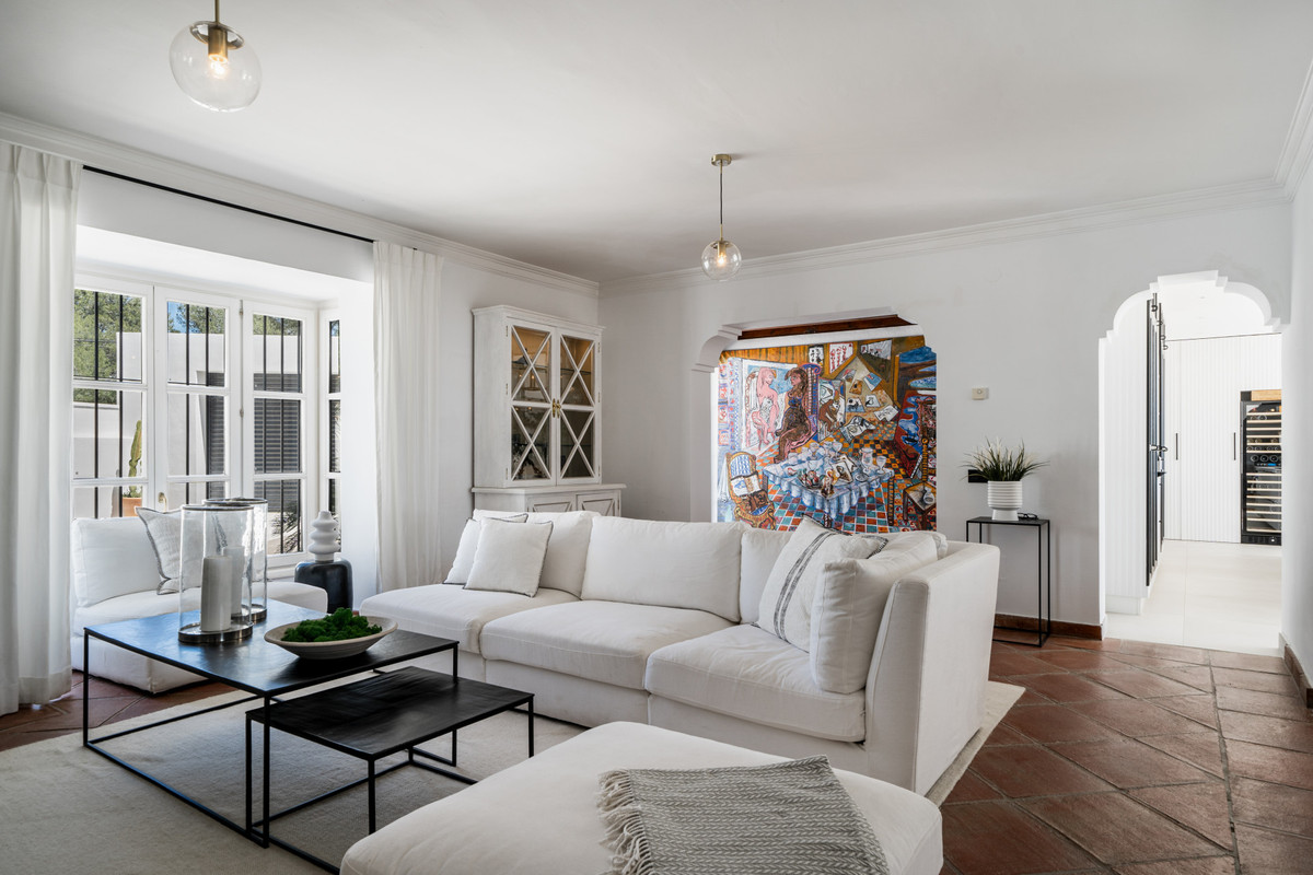 4 Bedroom Villa for Sale in El Madroñal — 5