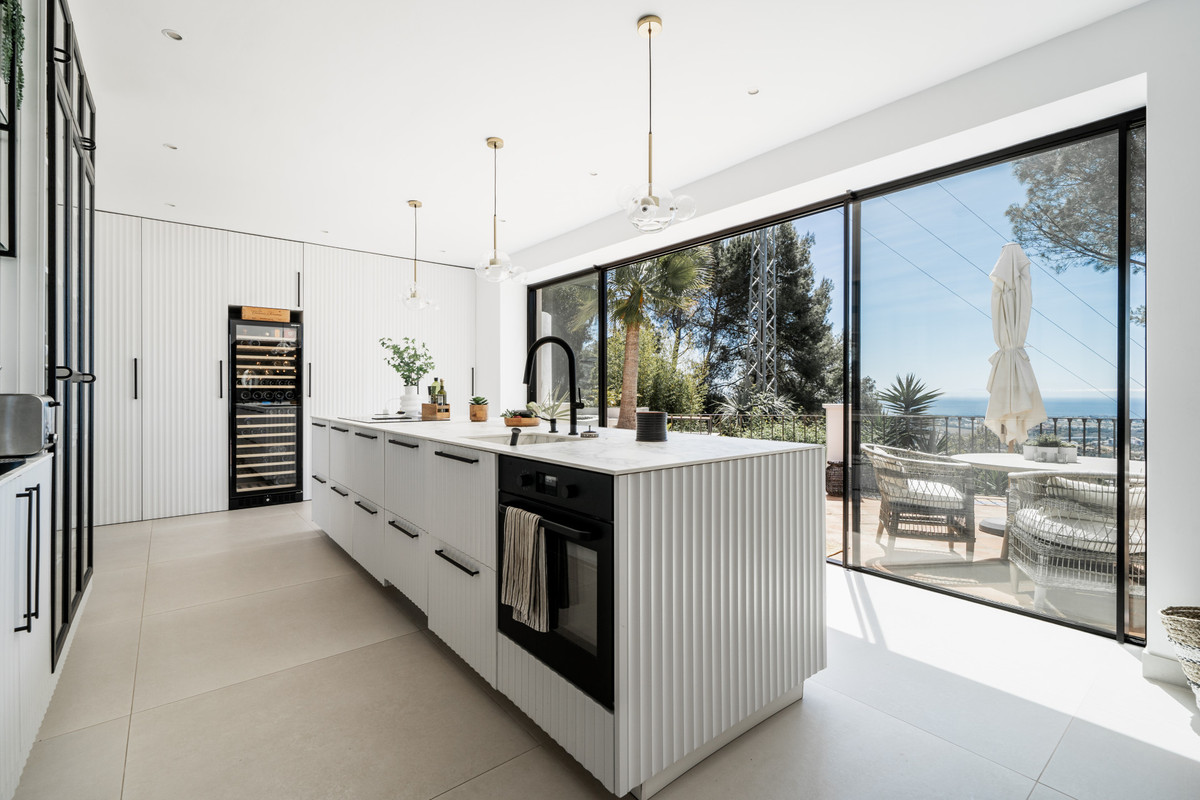 4 Bedroom Villa for Sale in El Madroñal — 9