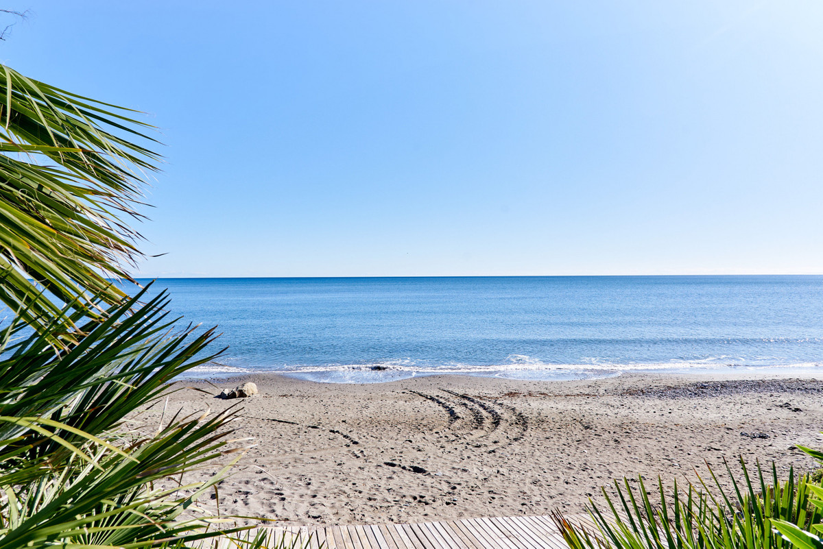 1 Bedroom Apartment for Sale in Estepona