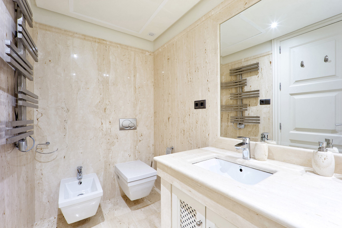 1 Bedroom Apartment for Sale in Estepona — 6