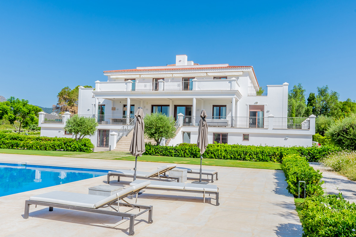 5 Bedroom Villa for Sale in Guadalmina Alta — 4