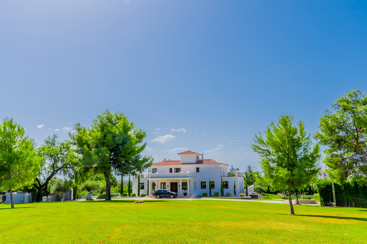 5 Bedroom Villa for Sale in Guadalmina Alta — 7