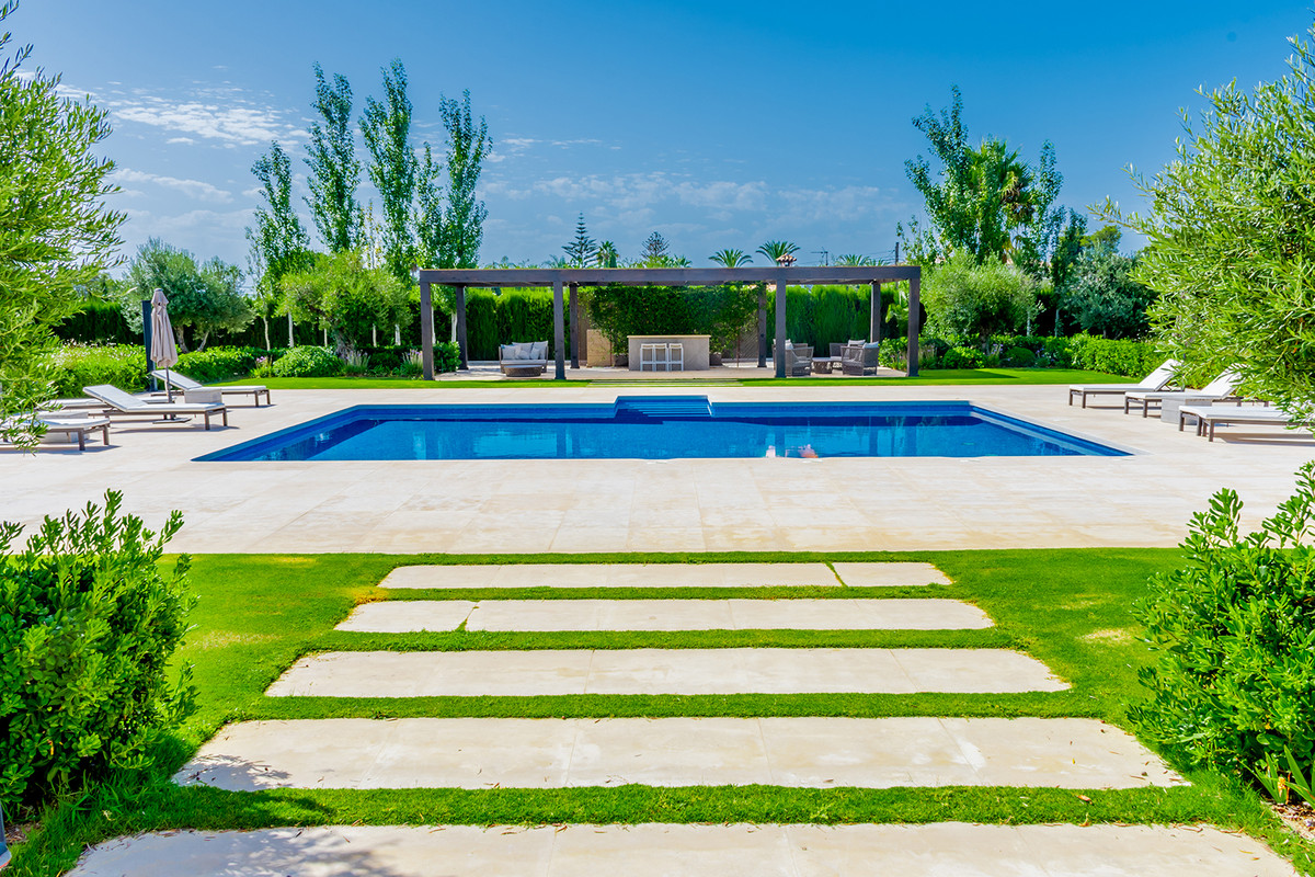 5 Bedroom Villa for Sale in Guadalmina Alta — 8