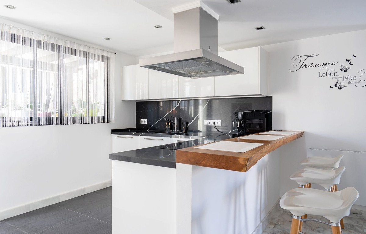 3 Bedroom Villa for Sale in Costalita — 9