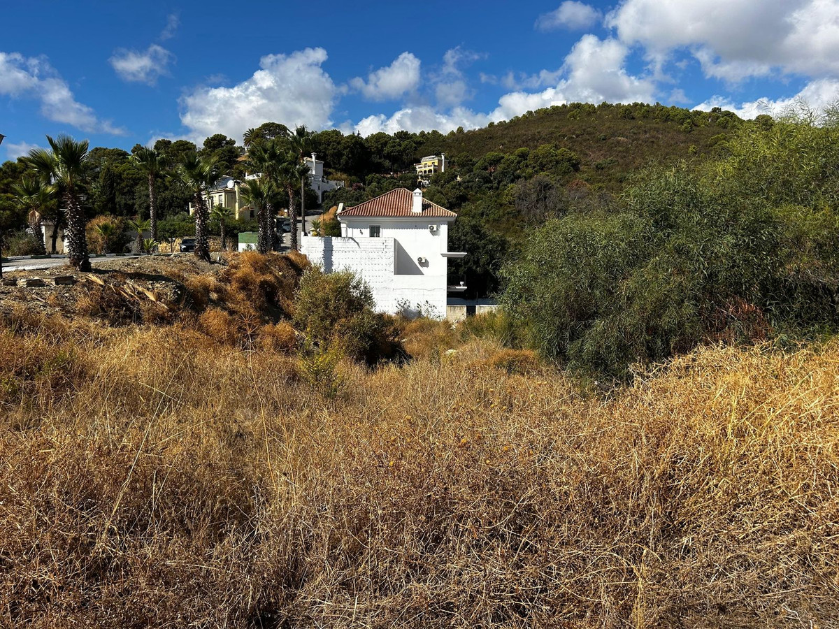 Plot for Sale in Estepona — 2