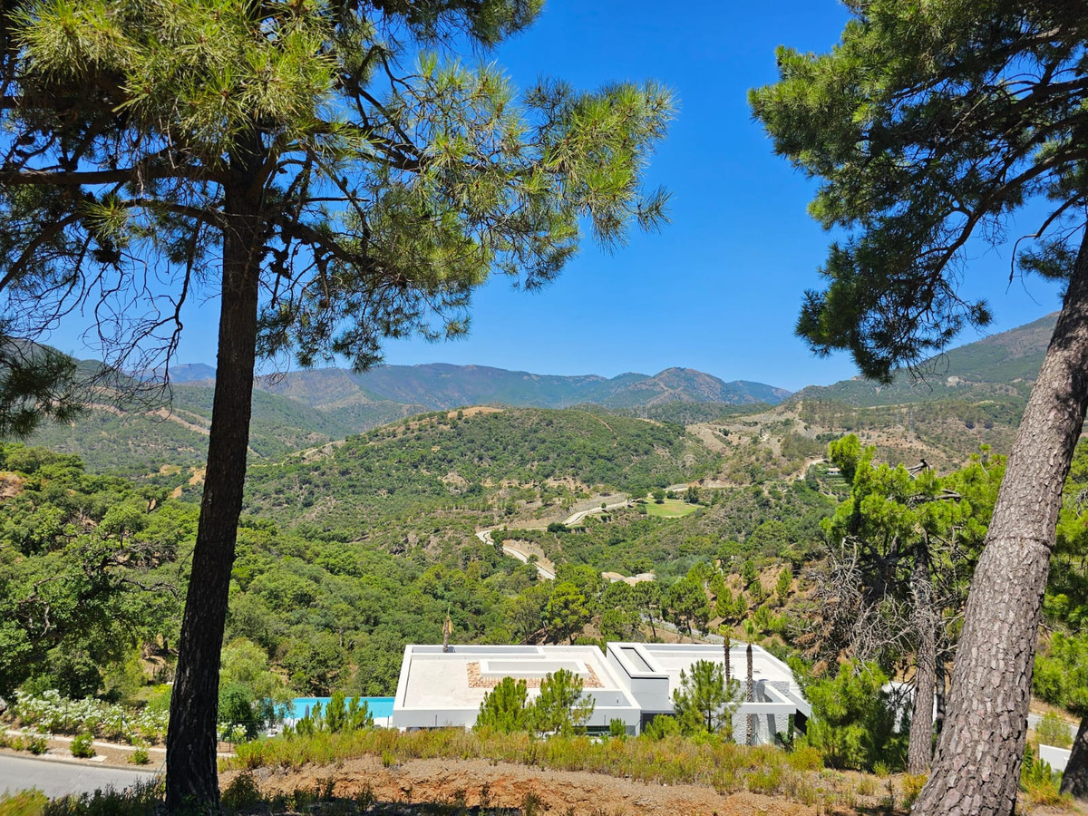 Plot for Sale in La Zagaleta — 8