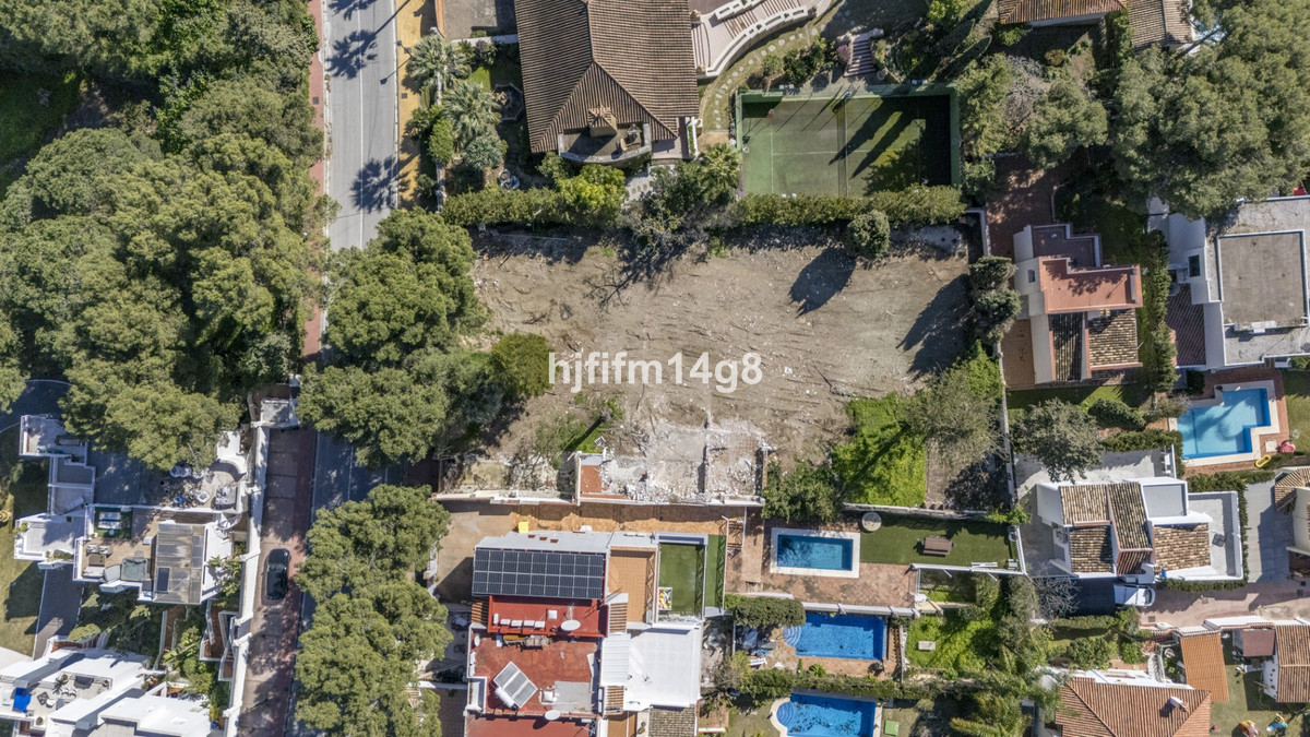Plot for Sale in Nueva Andalucía — 2