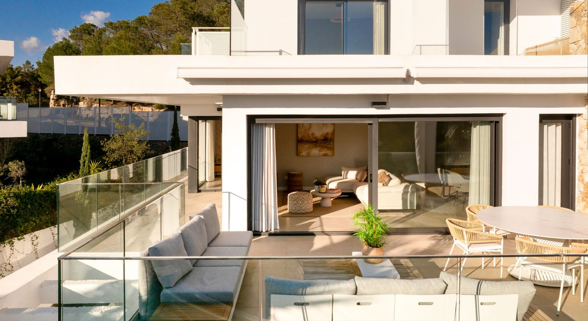 3 Bedroom Apartment for Sale in Selwo
