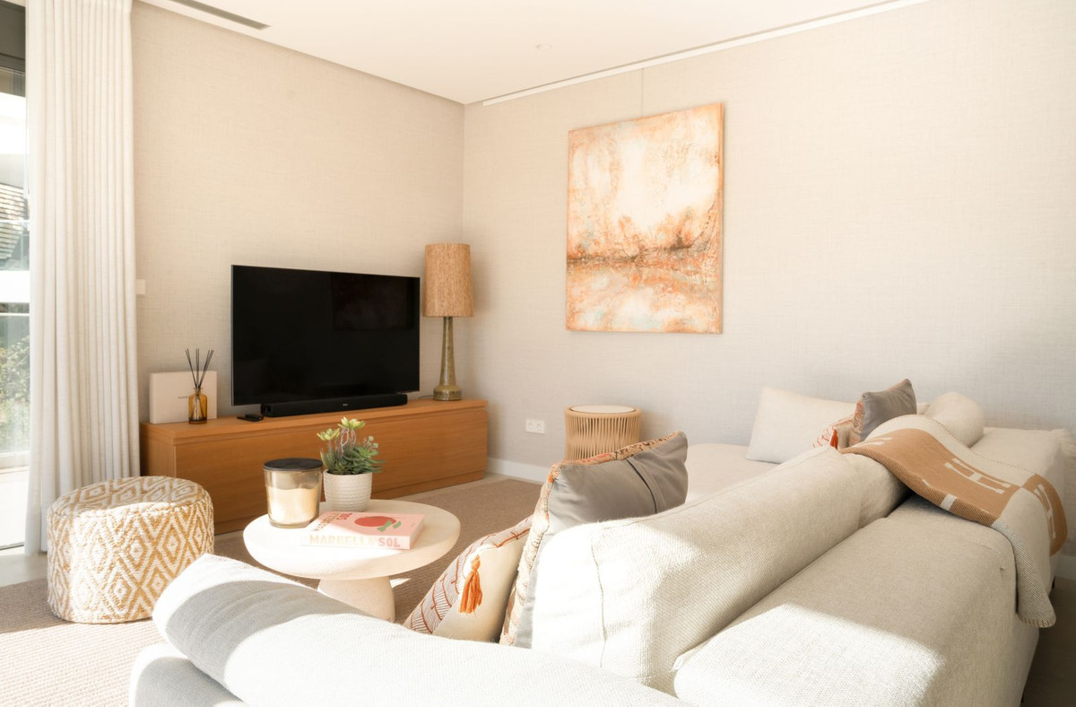 3 Bedroom Apartment for Sale in Selwo — 6