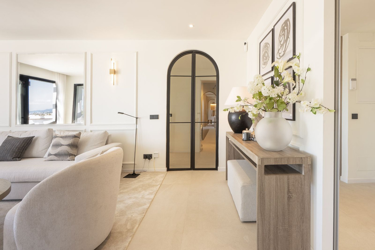 3 Bedroom Apartment for Sale in Benahavís — 4