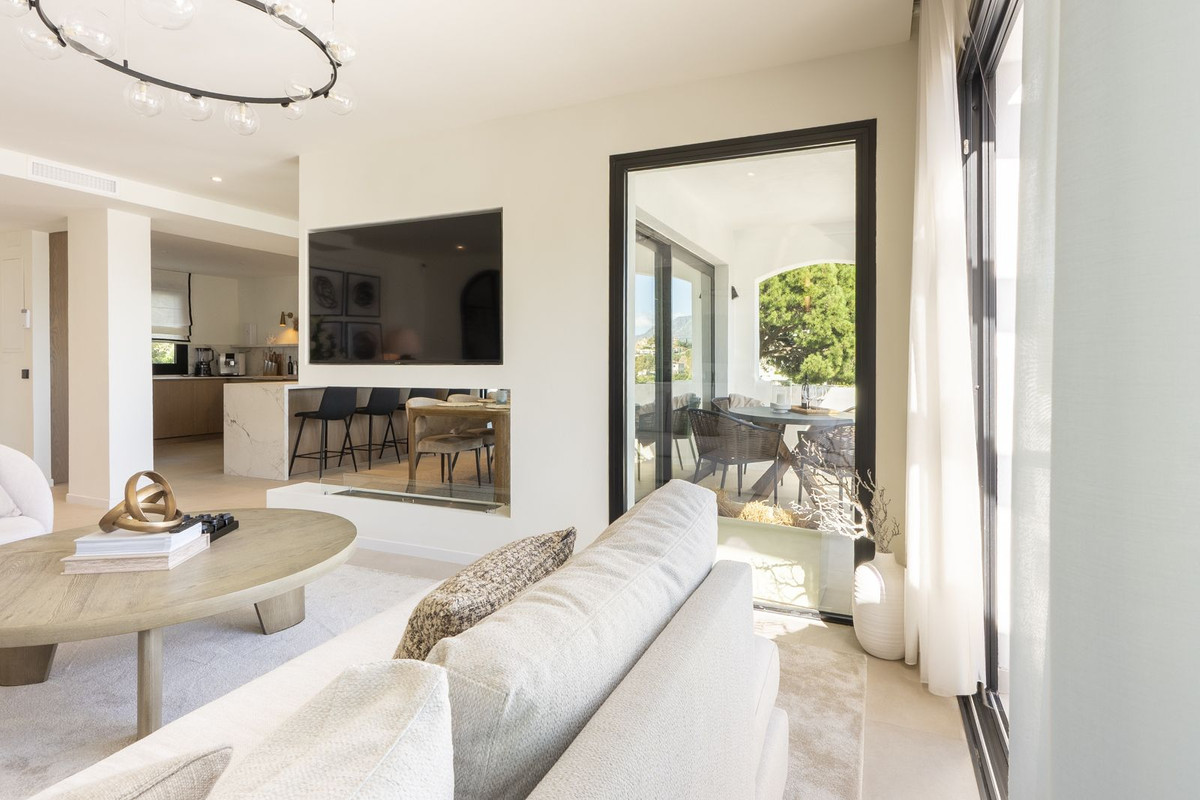 3 Bedroom Apartment for Sale in Benahavís — 5