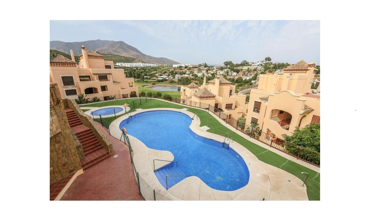 2 Bedroom Apartment for Sale in Estepona