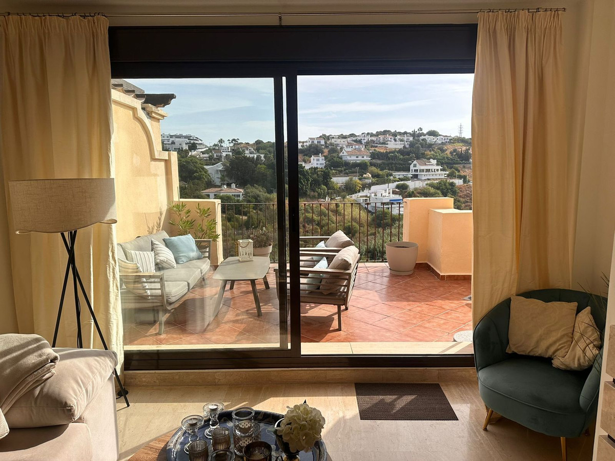 2 Bedroom Apartment for Sale in Estepona — 9